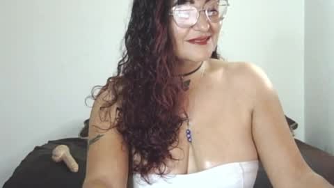 Snapshot of alessiabobs chatting on April 28, 2026, 11:10 pm Allesiaboobs online show from April 28, 2026, 11:10 pm