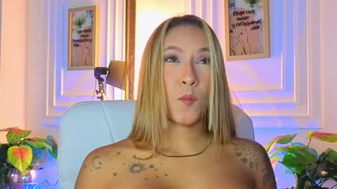 Alessia online show from April 4, 2026, 10:57 am