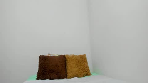 Alejandra online show from December 1, 2024, 7:36 pm