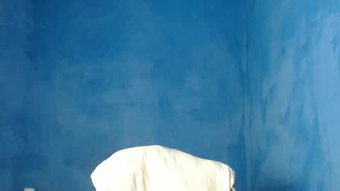 Snapshot of alex_blu chatting on May 31, 2026, 12:23 pm Alex online show from May 31, 2026, 12:23 pm