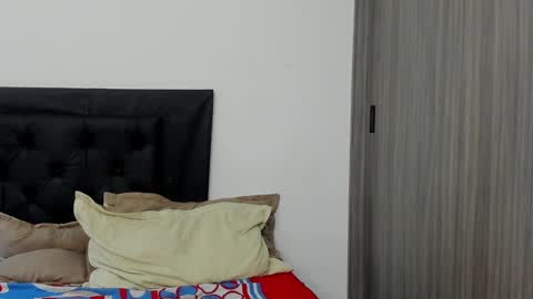 alex_connorr online show from January 8, 2025, 6:41 pm