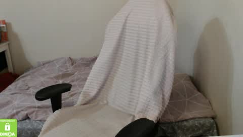 Alex online show from April 16, 2026, 9:39 pm