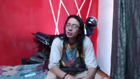 Snapshot of alex_marck chatting on May 13, 2026, 6:27 pm alex online show from May 13, 2026, 6:27 pm