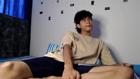 alex_mark_ online show from May 15, 2026, 6:59 pm