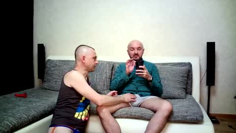 Snapshot of alex_tobey chatting on December 5, 2025, 2:20 am Alex and Tobey online show from December 5, 2025, 2:20 am