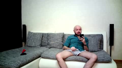 Snapshot of alex_tobey chatting on February 18, 2026, 4:30 am Alex and Tobey online show from February 18, 2026, 4:30 am