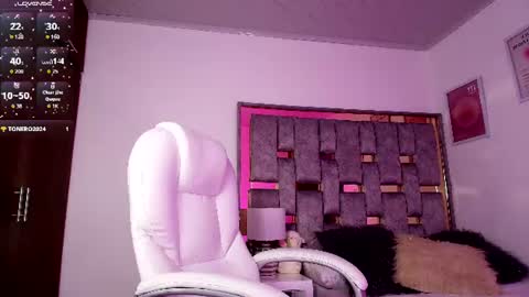 Snapshot of alexa_candy_18 chatting on June 12, 2026, 12:20 am Alexa online show from June 12, 2026, 12:20 am