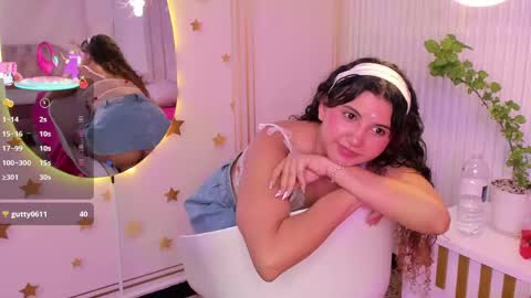 Snapshot of alexa_cutte_ chatting on April 29, 2026, 3:49 pm A L E X A online show from April 29, 2026, 3:49 pm