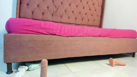 Snapshot of alexa_hotfox chatting on April 5, 2026, 12:02 pm ALEXA online show from April 5, 2026, 12:02 pm