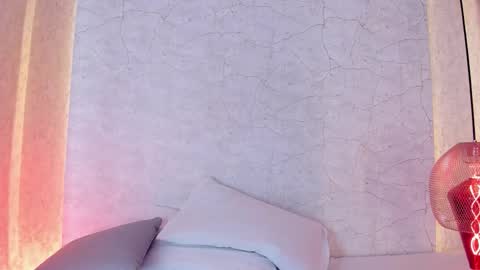 Alexa Millers online show from February 18, 2026, 5:14 am