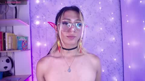 alexaavandercloude online show from April 26, 2026, 1:47 am