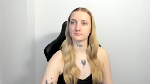 Snapshot of alexafragile chatting on June 22, 2026, 11:51 am Alexa online show from June 22, 2026, 11:51 am