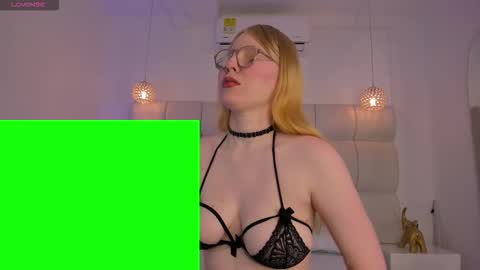 Snapshot of alexahandler chatting on February 9, 2026, 3:54 am Alexa Handler online show from February 9, 2026, 3:54 am