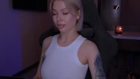 Alexa Mason online show from November 21, 2025, 2:43 am