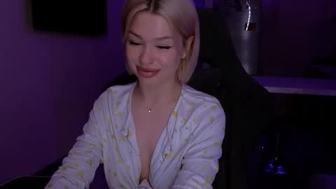 Alexa Mason online show from December 15, 2025, 12:59 am