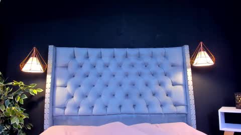 Snapshot of alexamora__ chatting on October 2, 2025, 11:50 am C A M I L A  online show from October 2, 2025, 11:50 am