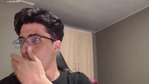 Benji  Alex   online show from November 26, 2025, 5:08 am