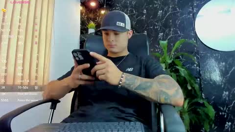 Snapshot of alexander_ferre chatting on October 1, 2025, 1:17 pm Alexander online show from October 1, 2025, 1:17 pm