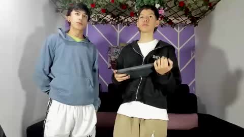 chicos hot online show from February 2, 2026, 1:10 pm