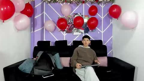 chicos hot online show from February 15, 2026, 1:31 pm