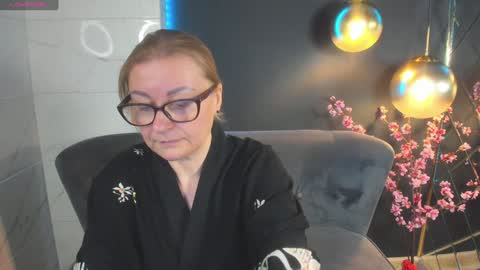 Snapshot of alexandra_kind chatting on December 24, 2024, 4:51 pm Alexandra online show from December 24, 2024, 4:51 pm