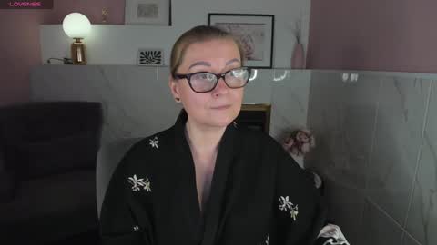 Snapshot of alexandra_kind chatting on January 16, 2025, 12:12 am Alexandra online show from January 16, 2025, 12:12 am