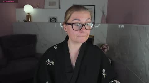 Snapshot of alexandra_kind chatting on January 16, 2025, 3:23 am Alexandra online show from January 16, 2025, 3:23 am