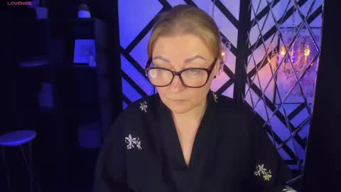 Snapshot of alexandra_kind chatting on February 15, 2025, 1:42 am Alexandra online show from February 15, 2025, 1:42 am