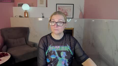 Snapshot of alexandra_kind chatting on February 17, 2025, 11:44 am Alexandra online show from February 17, 2025, 11:44 am