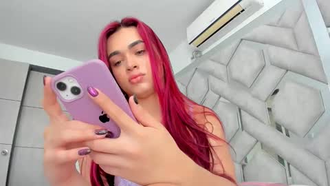 Snapshot of alexandra_wonder69x chatting on May 4, 2026, 2:57 pm Alexandra ig alexandraax09 online show from May 4, 2026, 2:57 pm