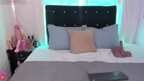 Alexandra novaa online show from March 28, 2026, 6:29 pm