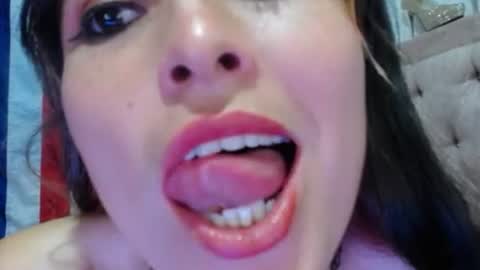 Snapshot of alexandrasaen chatting on June 10, 2026, 11:35 pm alexandrasaen online show from June 10, 2026, 11:35 pm