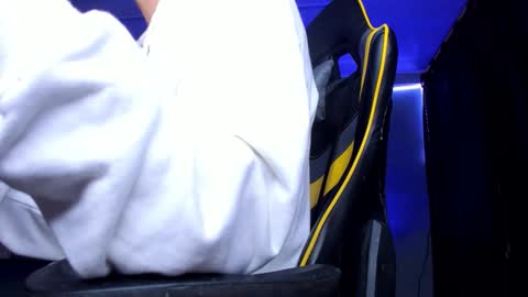 alexgiraldo__ online show from September 22, 2025, 10:50 am