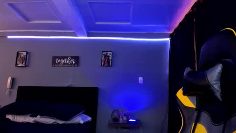 alexgiraldo__ online show from September 23, 2025, 12:19 pm