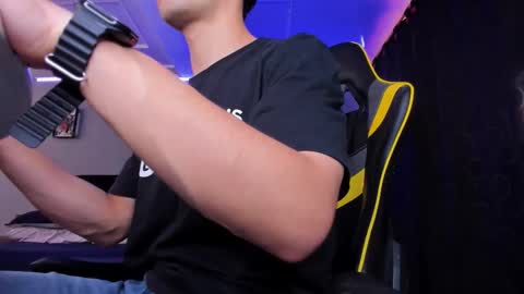 alexgiraldo__ online show from October 19, 2025, 1:12 pm