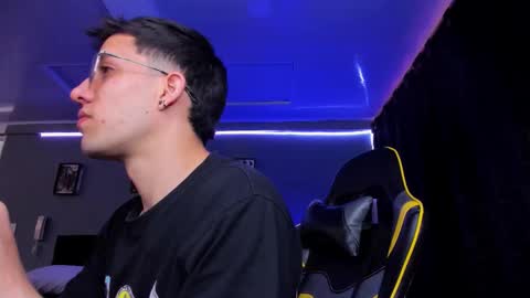 alexgiraldo__ online show from November 8, 2025, 12:16 pm