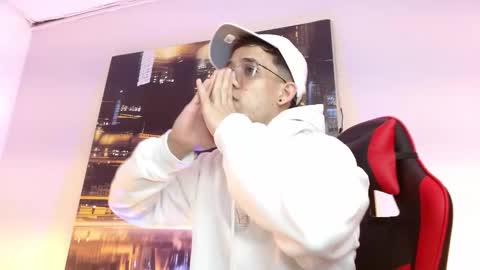 alexgiraldo__ online show from March 18, 2026, 4:26 am