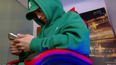 Snapshot of alexgiraldo__ chatting on May 19, 2026, 12:00 pm alexgiraldo__ online show from May 19, 2026, 12:00 pm