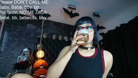 Snapshot of alexhoe_ chatting on July 10, 2026, 6:54 pm Alex online show from July 10, 2026, 6:54 pm