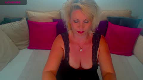 Snapshot of alexine_mcqueen chatting on May 9, 2026, 11:21 pm Alexine McQueen online show from May 9, 2026, 11:21 pm