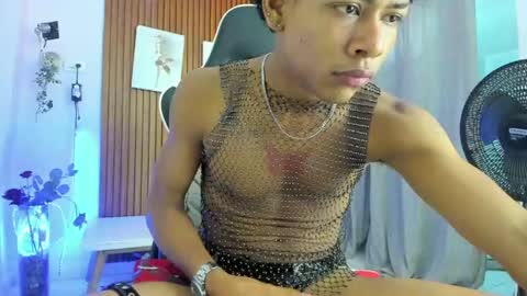 alexis_23cm online show from April 29, 2026, 2:21 pm