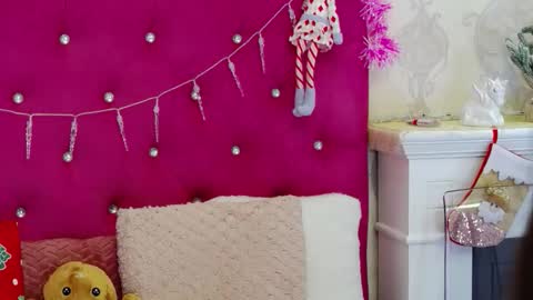 alexisdevine online show from December 15, 2025, 5:23 am