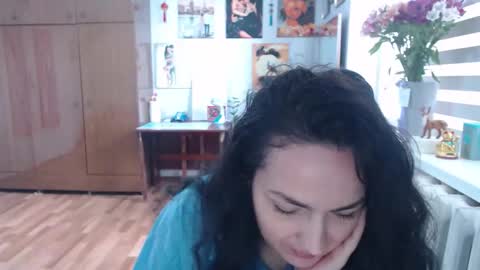 AlexisMillers online show from April 10, 2026, 10:42 am