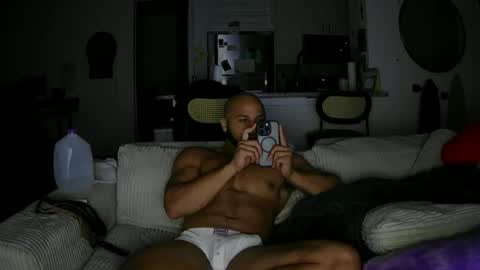 Snapshot of alextbigd chatting on September 14, 2025, 5:06 am alextbigd online show from September 14, 2025, 5:06 am