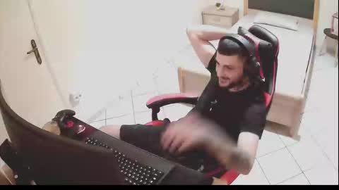 alexthepro00 online show from October 1, 2025, 4:46 pm