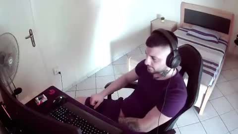 alexthepro00 online show from July 14, 2026, 10:21 am