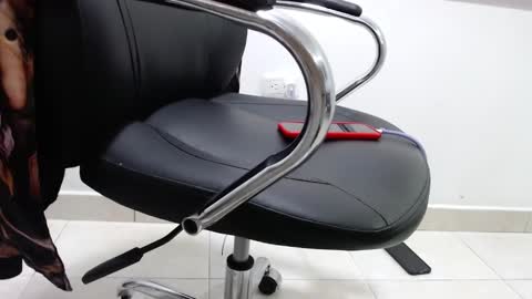 Snapshot of alextwunkk chatting on February 16, 2025, 1:03 am Alex online show from February 16, 2025, 1:03 am