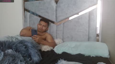 alex y luisa online show from February 7, 2025, 2:58 pm