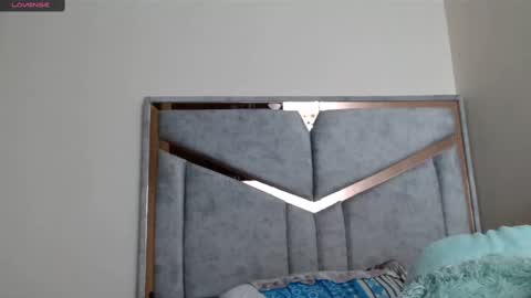 alex y luisa online show from February 21, 2025, 3:10 pm