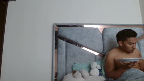 alex y luisa online show from September 25, 2025, 3:38 pm